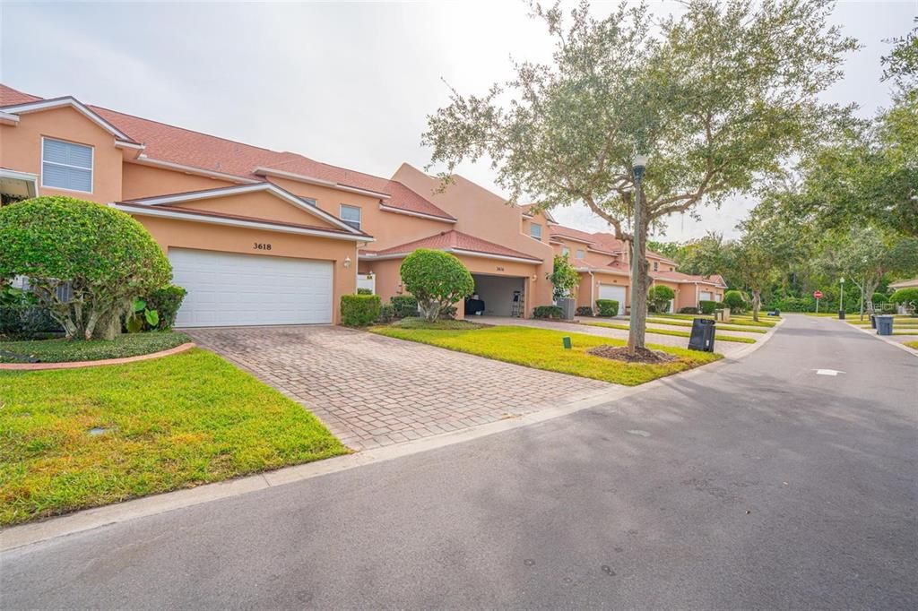 For Sale: $257,000 (2 beds, 2 baths, 2022 Square Feet)