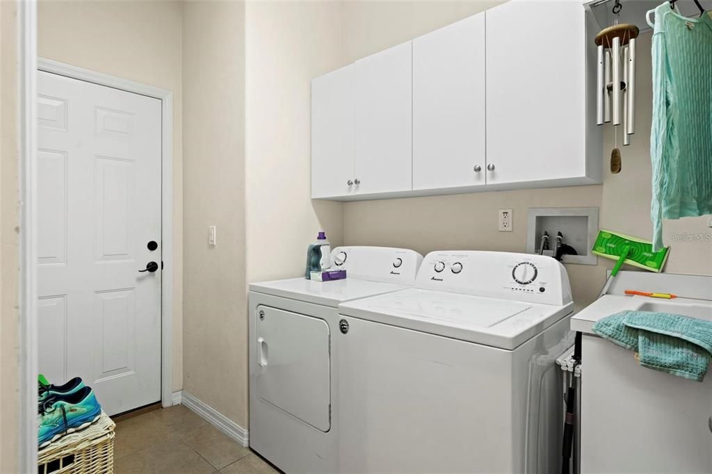 For Sale: $257,000 (2 beds, 2 baths, 2022 Square Feet)
