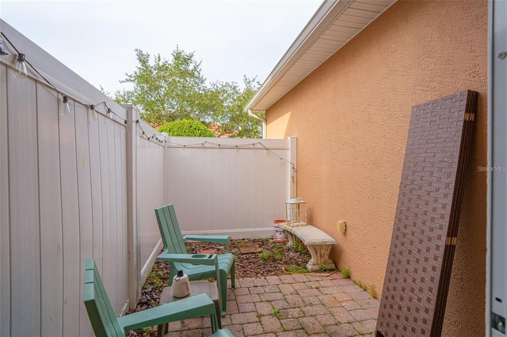 For Sale: $257,000 (2 beds, 2 baths, 2022 Square Feet)