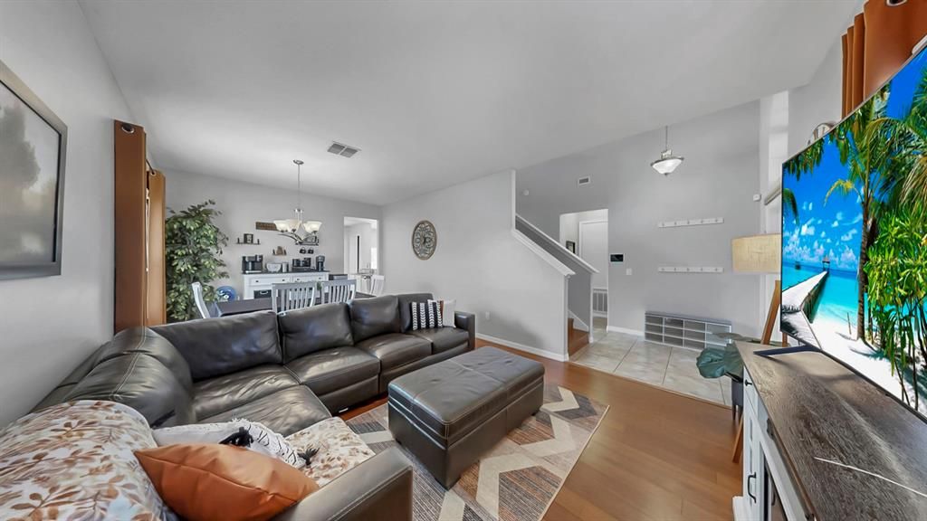 En Venta: $500,000 (6 camas, 3 baños, 3010 Pies cuadrados)