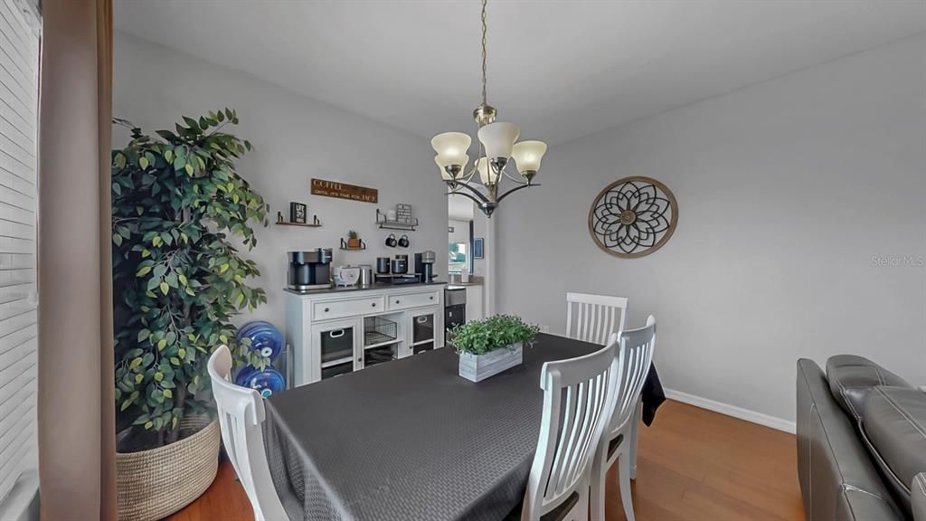 En Venta: $500,000 (6 camas, 3 baños, 3010 Pies cuadrados)