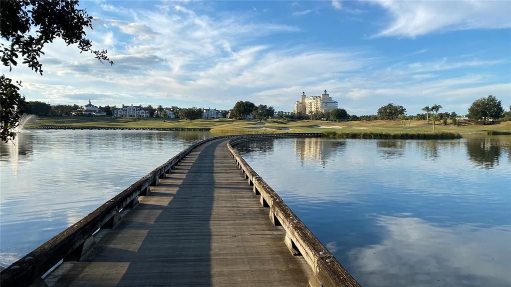 На продажу: $1,299,000 (0.38 acres)