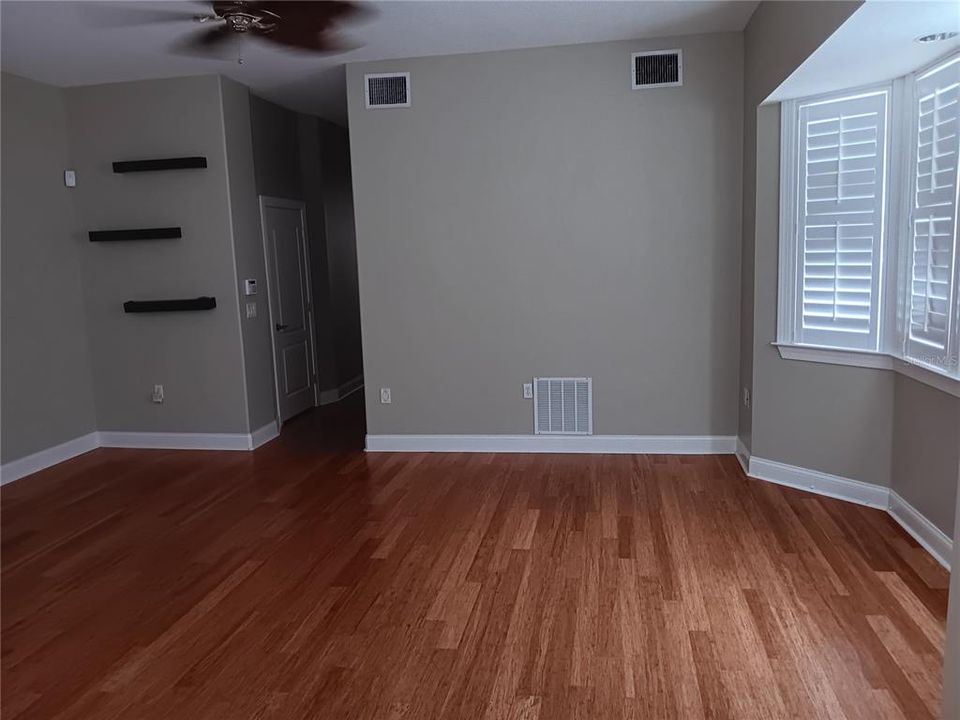 En Renta: $4,995 (4 camas, 3 baños, 2041 Pies cuadrados)