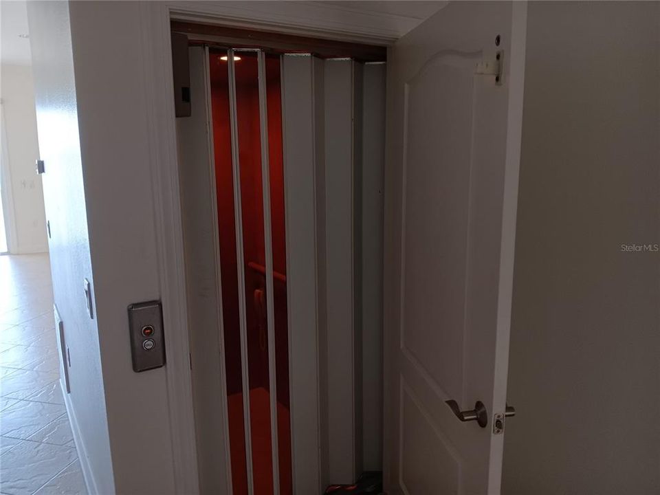 En Renta: $4,995 (4 camas, 3 baños, 2041 Pies cuadrados)