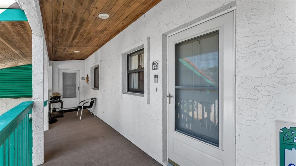 For Sale: $99,000 (2 beds, 1 baths, 800 Square Feet)