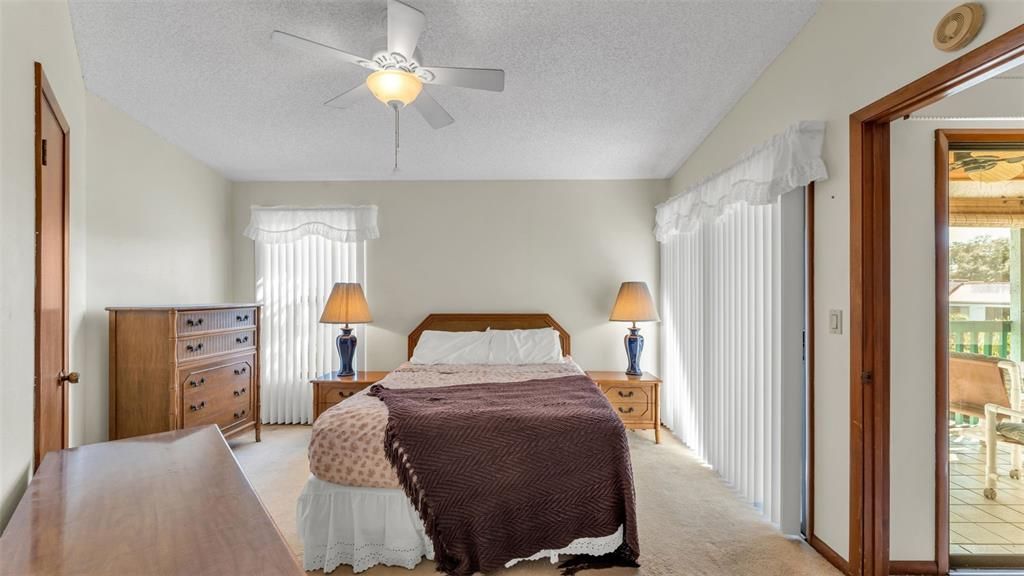 For Sale: $99,000 (2 beds, 1 baths, 800 Square Feet)