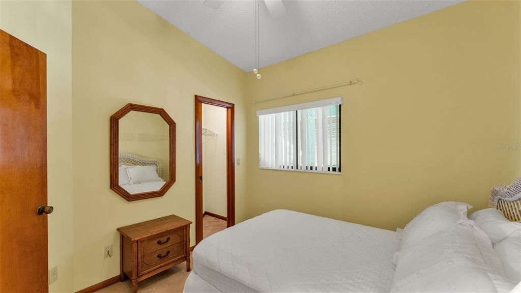 For Sale: $99,000 (2 beds, 1 baths, 800 Square Feet)