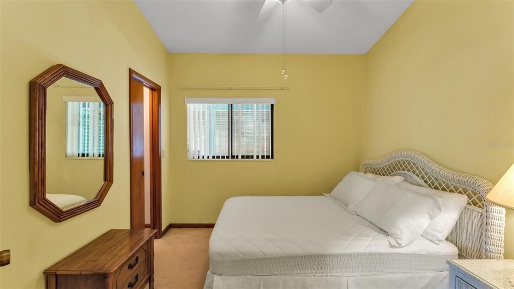 For Sale: $99,000 (2 beds, 1 baths, 800 Square Feet)