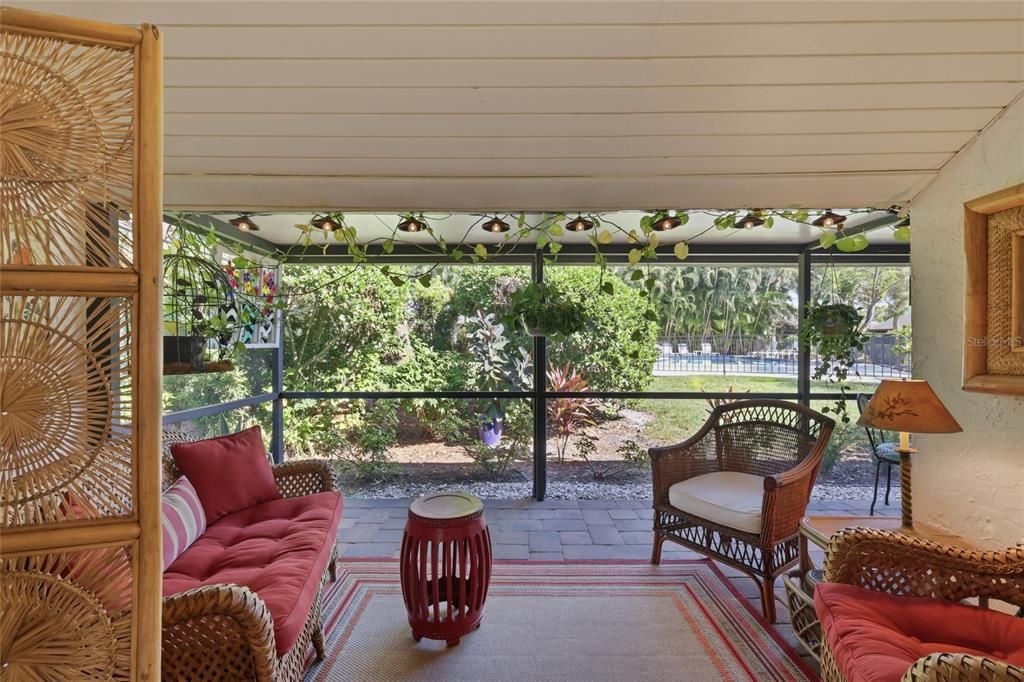 For Sale: $399,000 (3 beds, 2 baths, 1551 Square Feet)