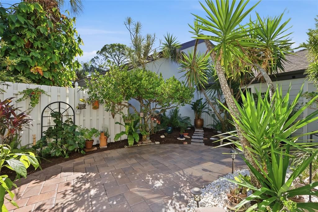 For Sale: $399,000 (3 beds, 2 baths, 1551 Square Feet)