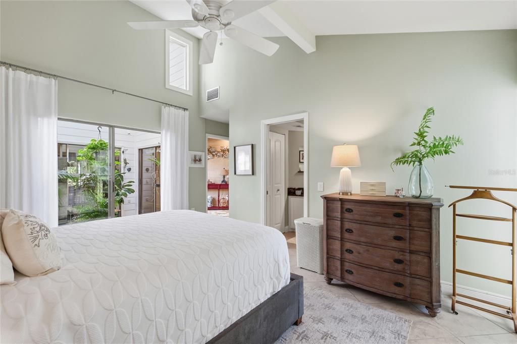 For Sale: $399,000 (3 beds, 2 baths, 1551 Square Feet)