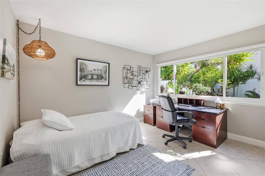 For Sale: $399,000 (3 beds, 2 baths, 1551 Square Feet)