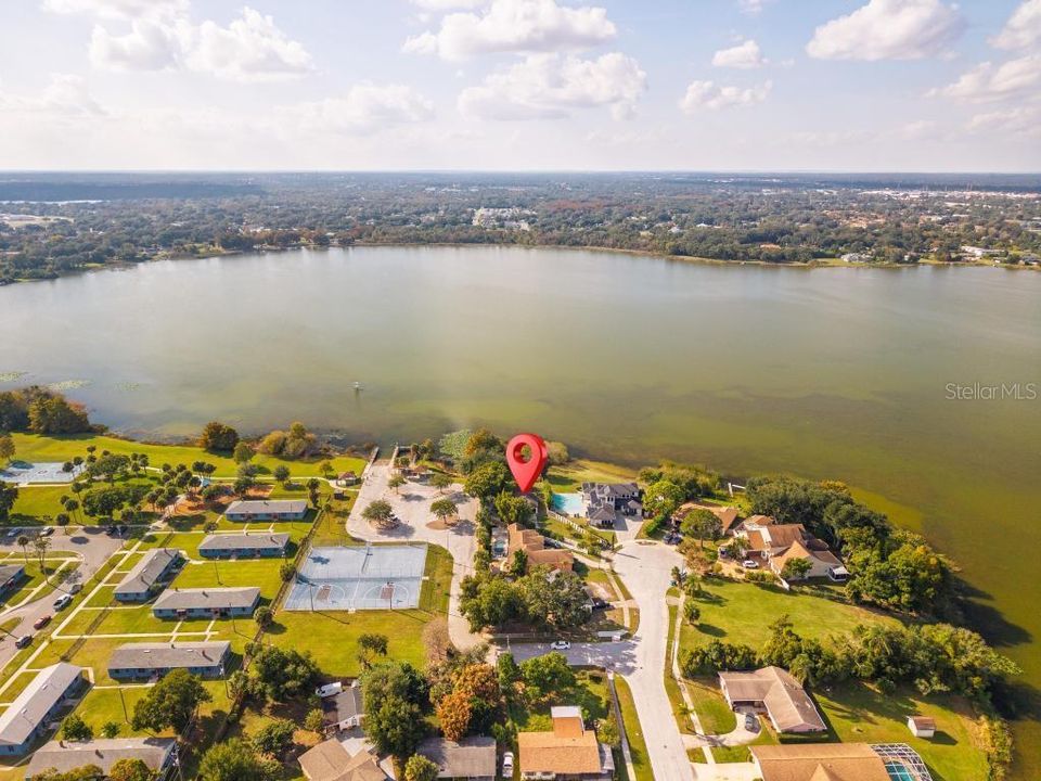 For Sale: $438,900 (3 beds, 2 baths, 1069 Square Feet)