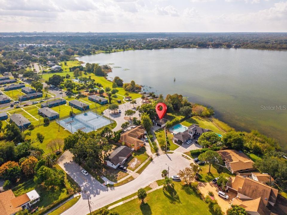 For Sale: $438,900 (3 beds, 2 baths, 1069 Square Feet)