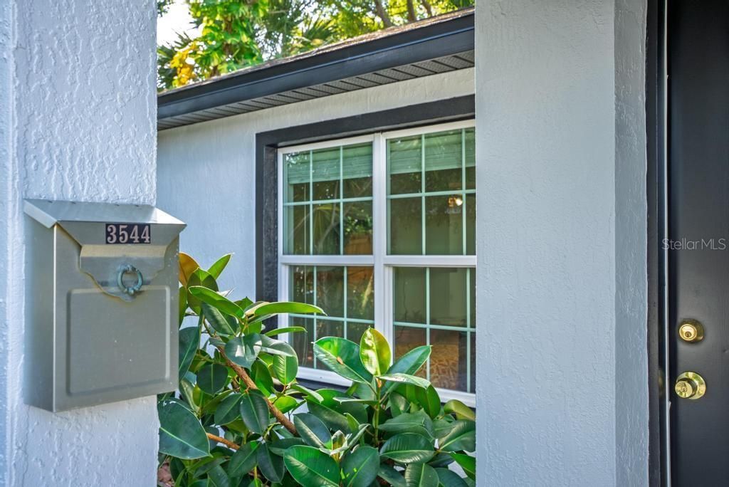 For Sale: $438,900 (3 beds, 2 baths, 1069 Square Feet)