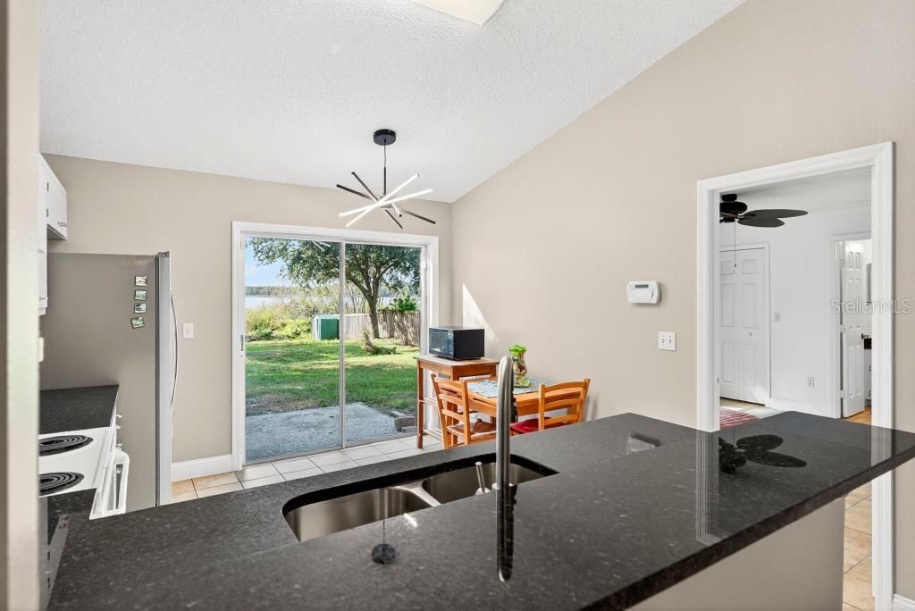 For Sale: $438,900 (3 beds, 2 baths, 1069 Square Feet)