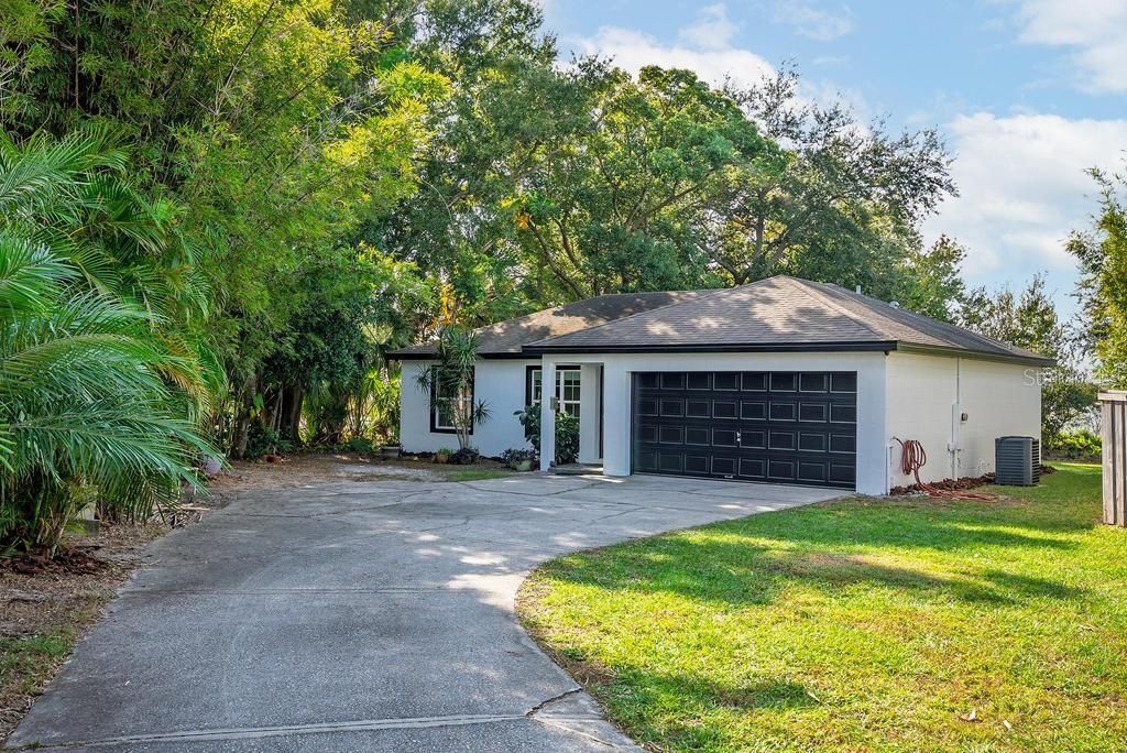 For Sale: $438,900 (3 beds, 2 baths, 1069 Square Feet)