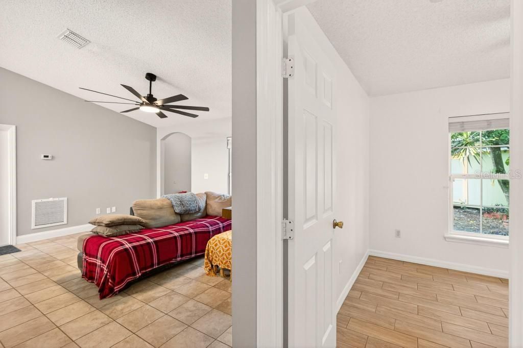 For Sale: $438,900 (3 beds, 2 baths, 1069 Square Feet)