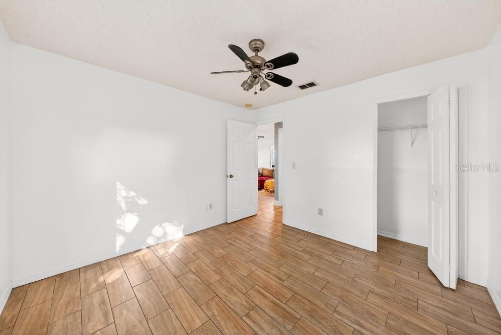 For Sale: $438,900 (3 beds, 2 baths, 1069 Square Feet)