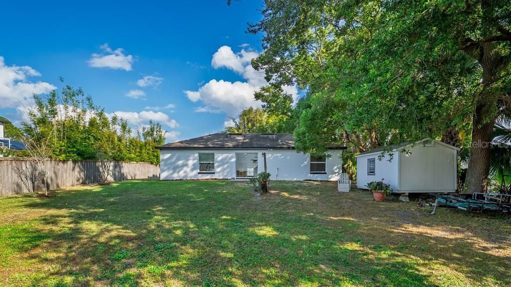 For Sale: $438,900 (3 beds, 2 baths, 1069 Square Feet)