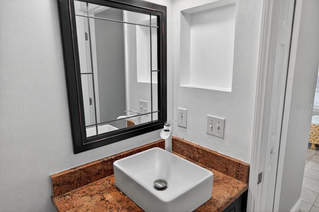 For Sale: $438,900 (3 beds, 2 baths, 1069 Square Feet)