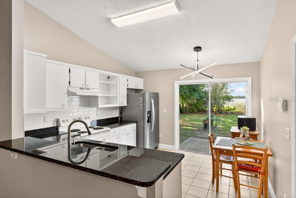 For Sale: $438,900 (3 beds, 2 baths, 1069 Square Feet)