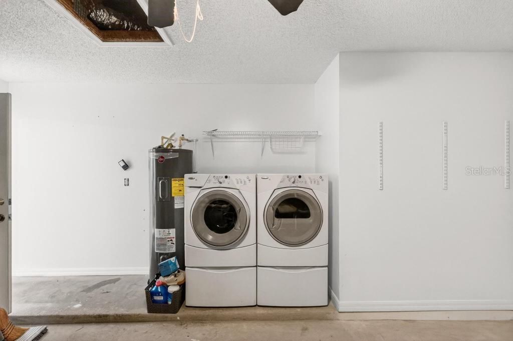 For Sale: $438,900 (3 beds, 2 baths, 1069 Square Feet)