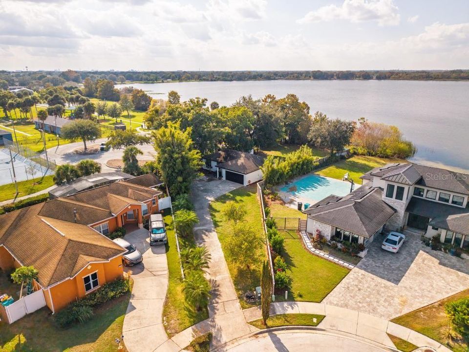 For Sale: $438,900 (3 beds, 2 baths, 1069 Square Feet)