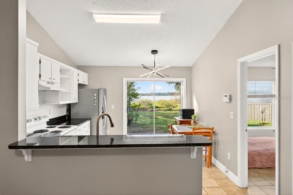 For Sale: $438,900 (3 beds, 2 baths, 1069 Square Feet)