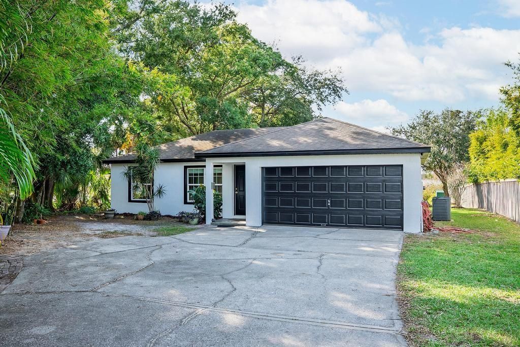 For Sale: $438,900 (3 beds, 2 baths, 1069 Square Feet)