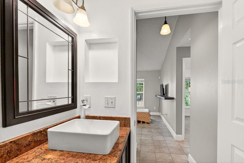 For Sale: $438,900 (3 beds, 2 baths, 1069 Square Feet)