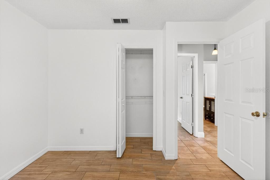 For Sale: $438,900 (3 beds, 2 baths, 1069 Square Feet)