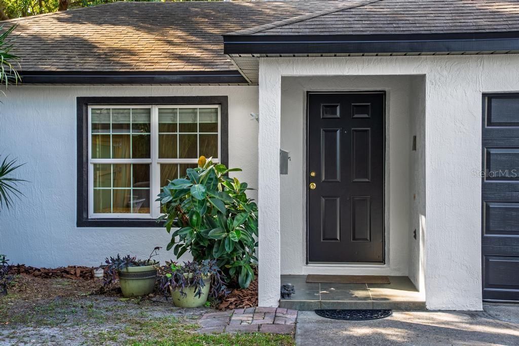 For Sale: $438,900 (3 beds, 2 baths, 1069 Square Feet)