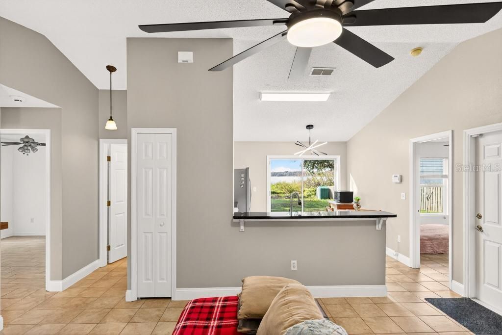 For Sale: $438,900 (3 beds, 2 baths, 1069 Square Feet)