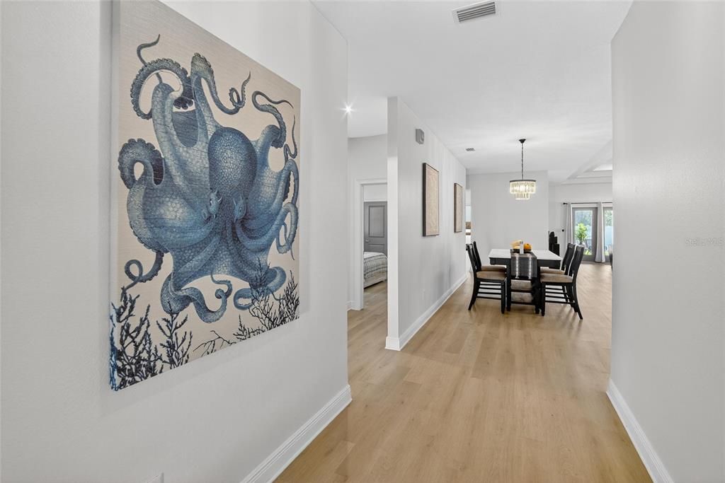 待售: $740,000 (3 贝兹, 2 浴室, 2325 平方英尺)