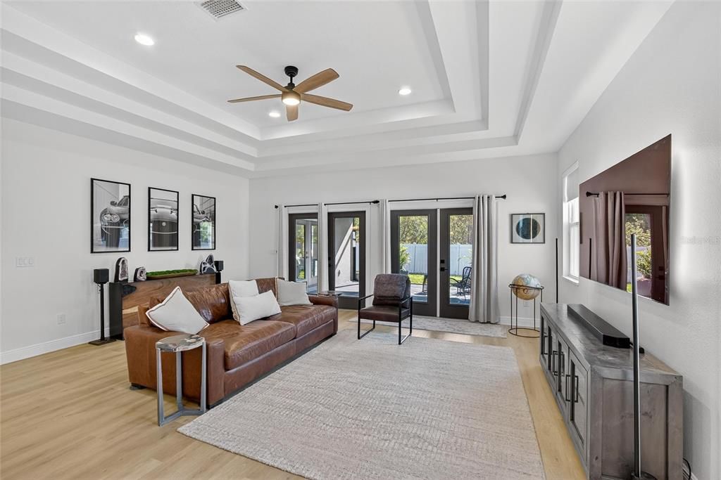 待售: $740,000 (3 贝兹, 2 浴室, 2325 平方英尺)