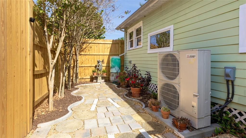 待售: $370,000 (2 贝兹, 2 浴室, 1878 平方英尺)