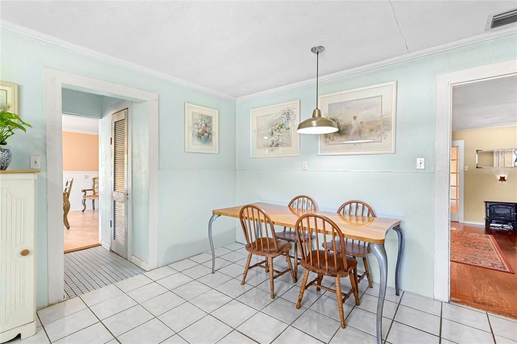 待售: $370,000 (2 贝兹, 2 浴室, 1878 平方英尺)