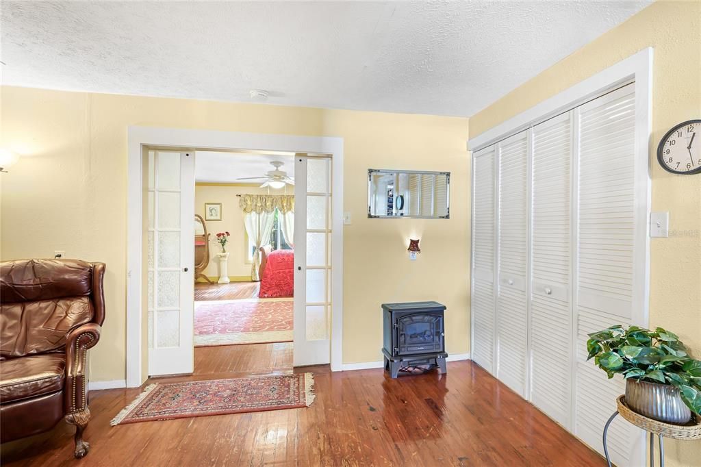 待售: $370,000 (2 贝兹, 2 浴室, 1878 平方英尺)