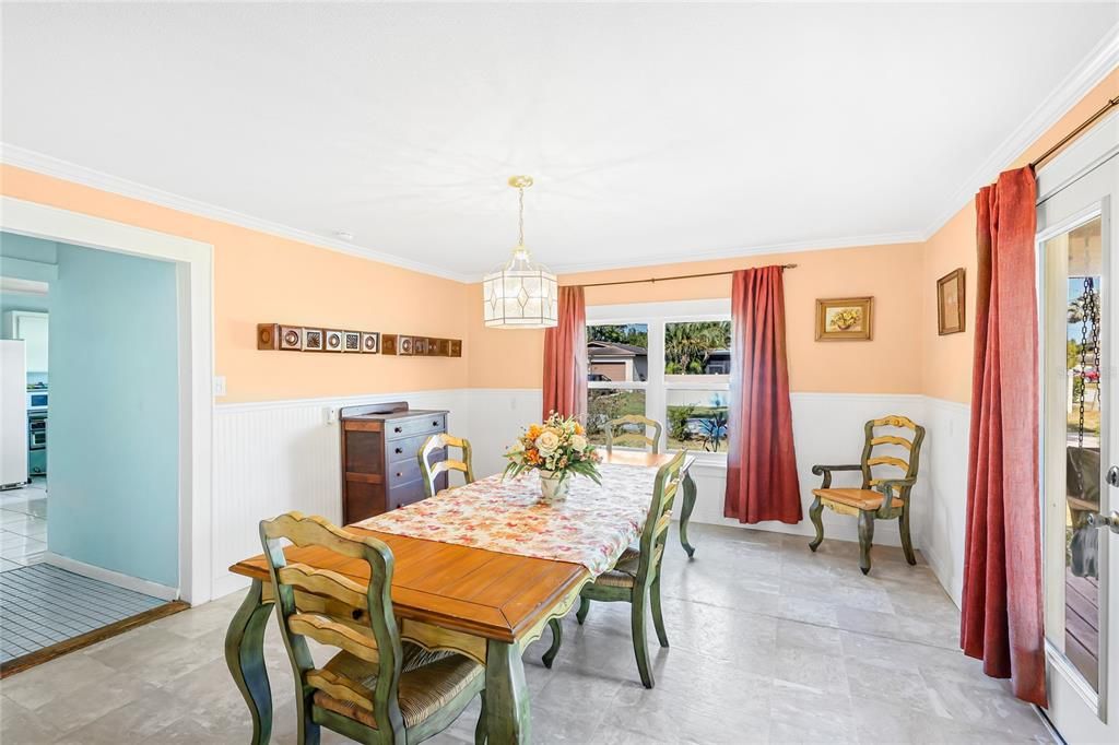 待售: $370,000 (2 贝兹, 2 浴室, 1878 平方英尺)