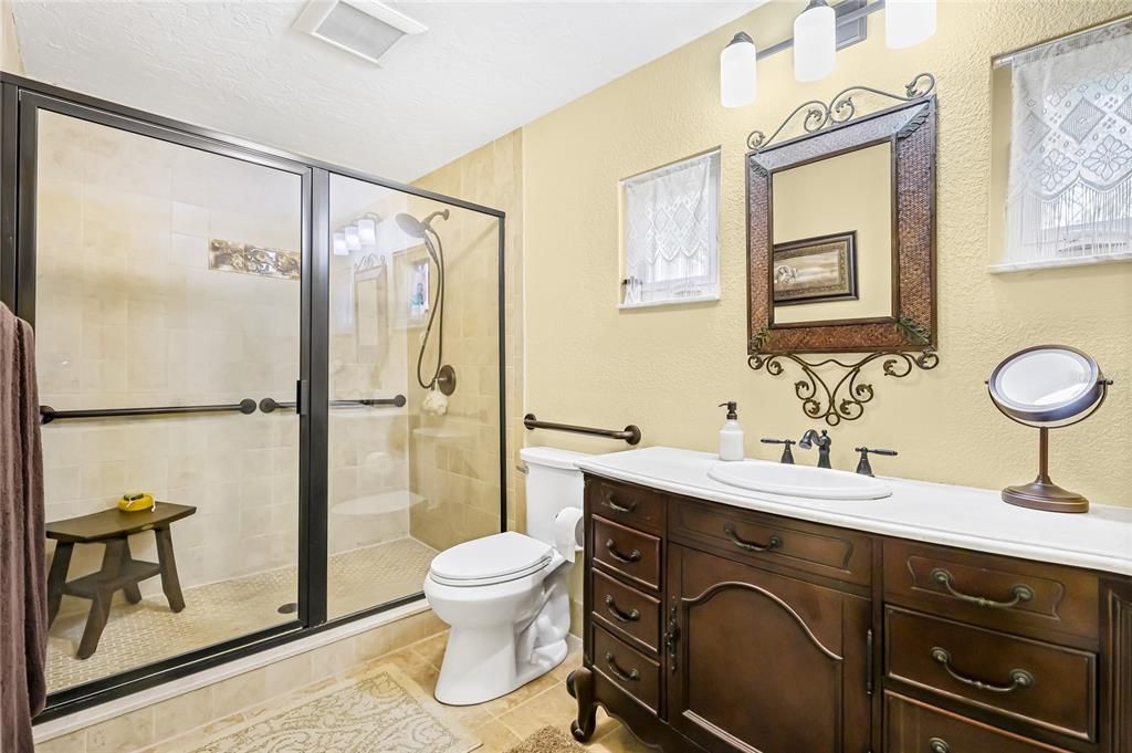 待售: $370,000 (2 贝兹, 2 浴室, 1878 平方英尺)