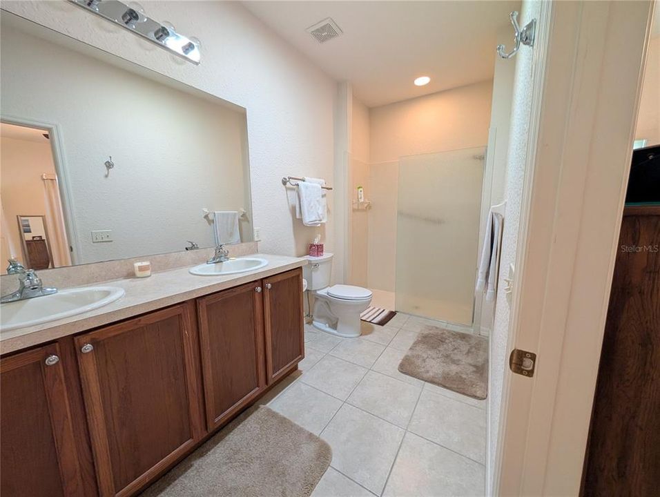 待售: $296,500 (2 贝兹, 2 浴室, 1523 平方英尺)