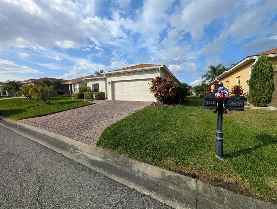 待售: $296,500 (2 贝兹, 2 浴室, 1523 平方英尺)