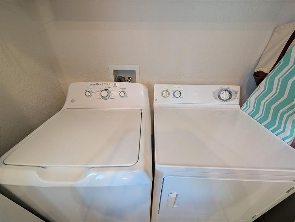 待售: $296,500 (2 贝兹, 2 浴室, 1523 平方英尺)