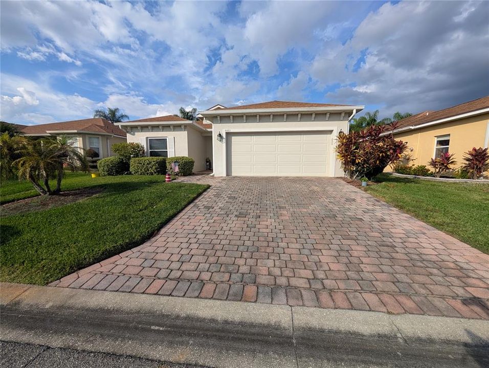 待售: $296,500 (2 贝兹, 2 浴室, 1523 平方英尺)