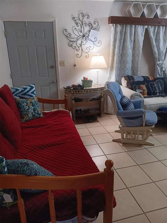 На продажу: $550,000 (3 спален, 1 ванн, 1130 Квадратных фут)