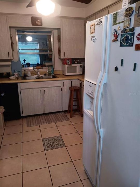 На продажу: $550,000 (3 спален, 1 ванн, 1130 Квадратных фут)