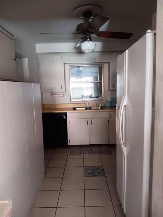 На продажу: $550,000 (3 спален, 1 ванн, 1130 Квадратных фут)