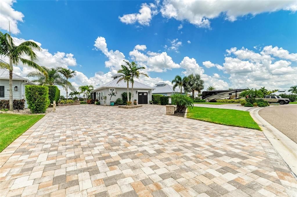 待售: $480,000 (1 贝兹, 1 浴室, 345 平方英尺)