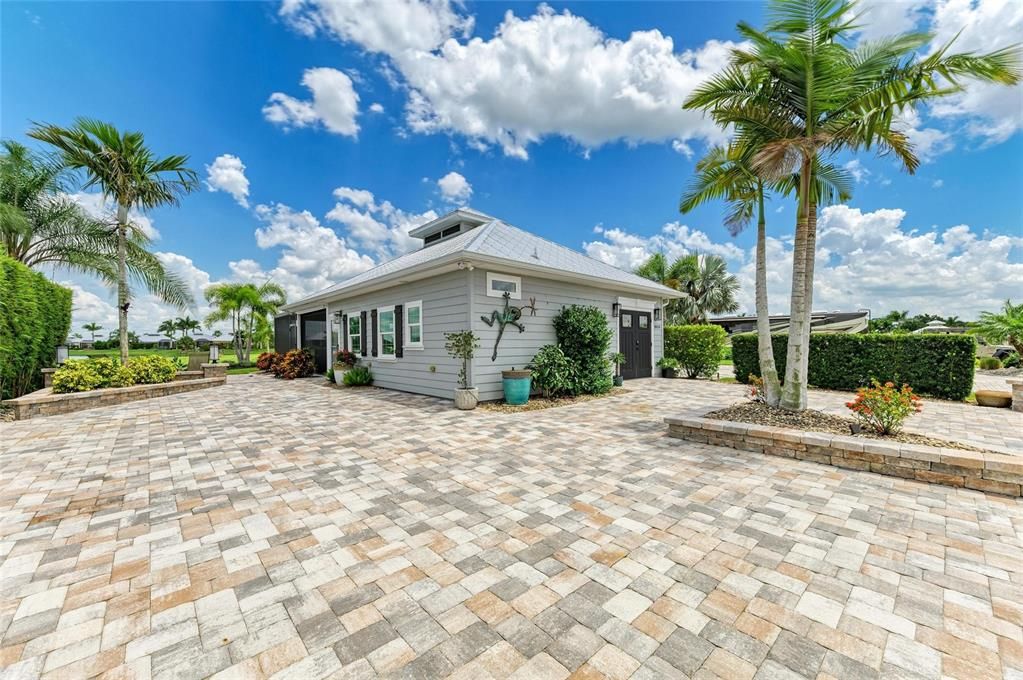 待售: $480,000 (1 贝兹, 1 浴室, 345 平方英尺)